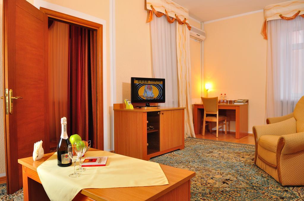 Altyn Dala Hotel Asztana Kültér fotó