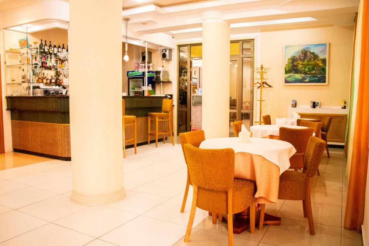 Altyn Dala Hotel Asztana Kültér fotó